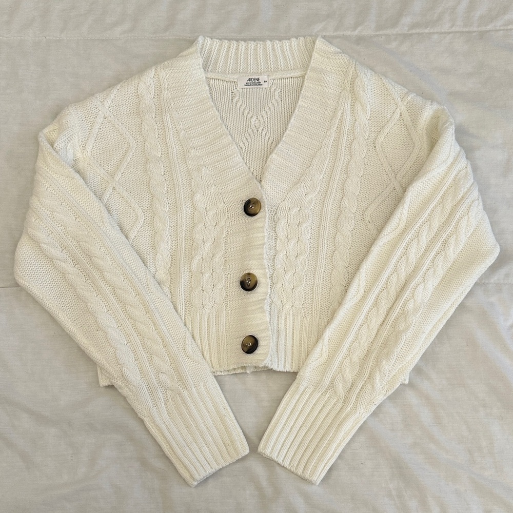 Ardene Cream Cropped Cable-Knit Cardigan